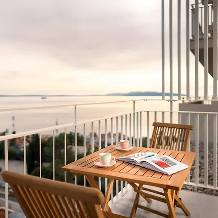 Mannequin: Sea View, Private Parking In The Garage Apartment Rijeka Exterior photo
