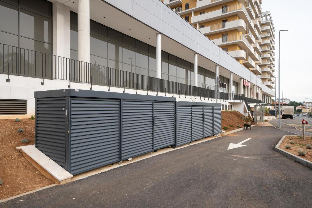 Mannequin: Sea View, Private Parking In The Garage Rijeka