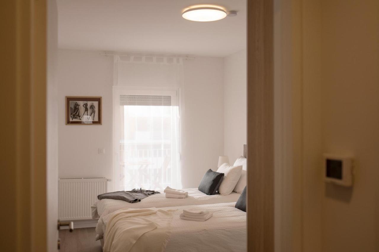 Apartment Mannequin: Sea View, Private Parking In The Garage *