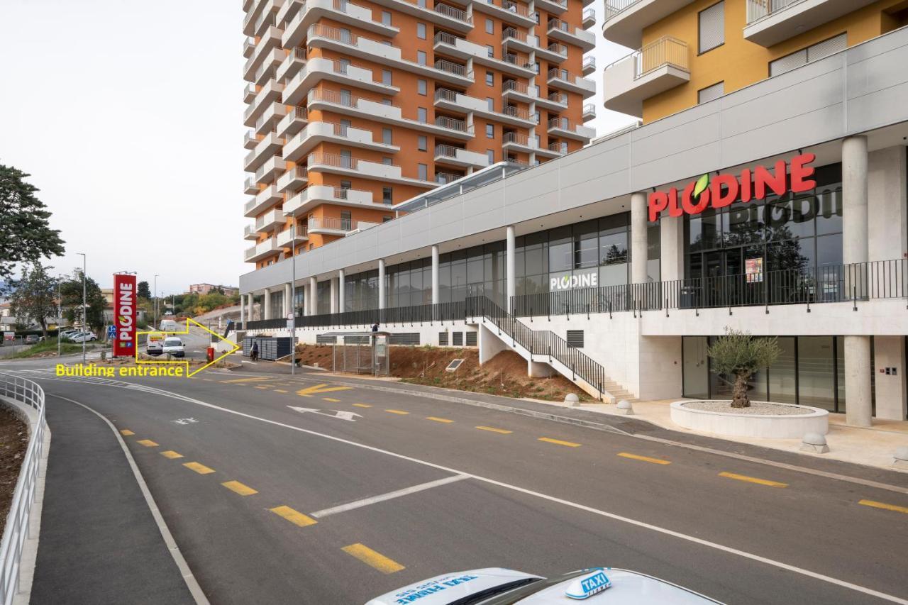 Mannequin: Sea View, Private Parking In The Garage